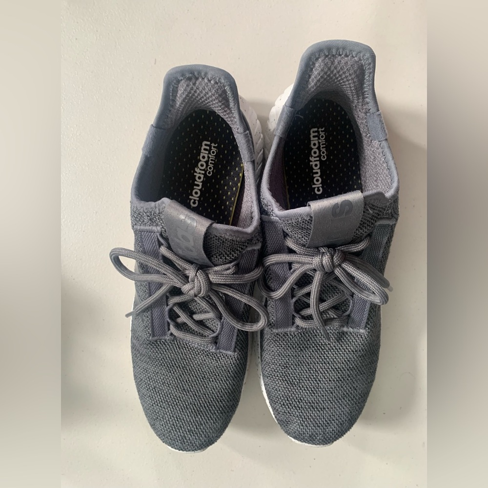 Adidas Men's Sneakers Bundle, US 10.5, White (Excellent) & Gray (Minor Scuffs) - Picture 10 of 13